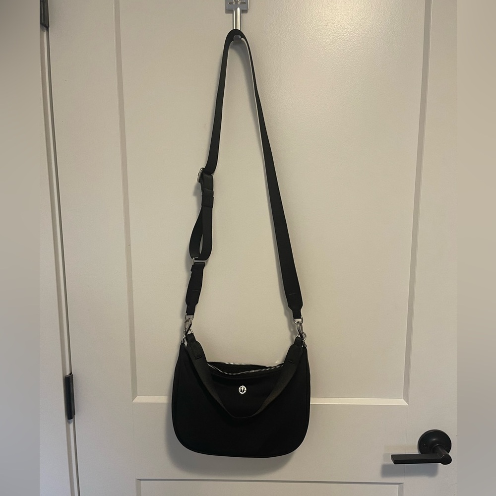 Lululemon Adjustable Mini Shoulder Bag 3L Black EUC